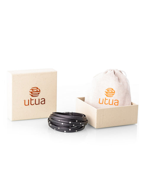 Utua Kierre rannekoru musta